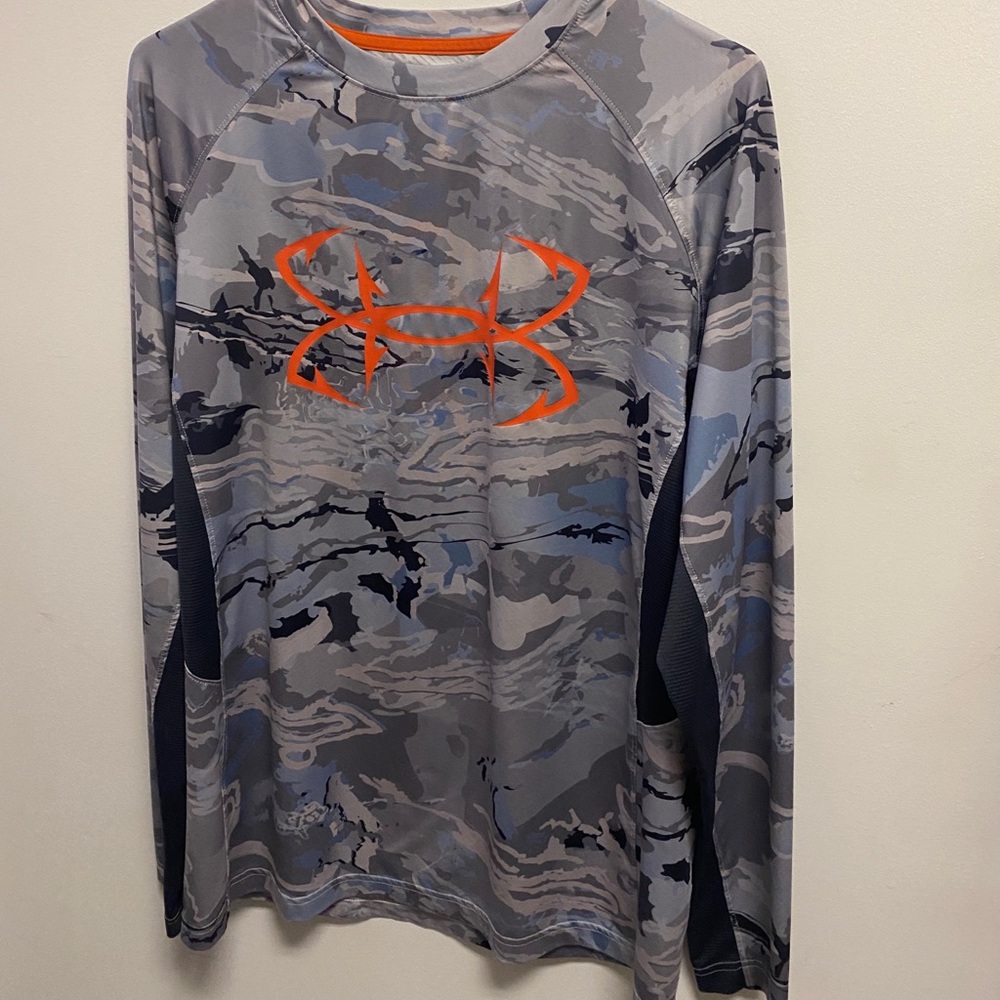 Mens UnderArmour long sleeve